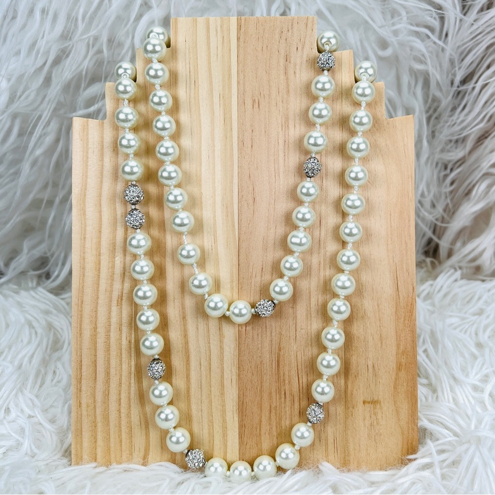 Gorgeous knotted inbetween weighted long necklace, costume